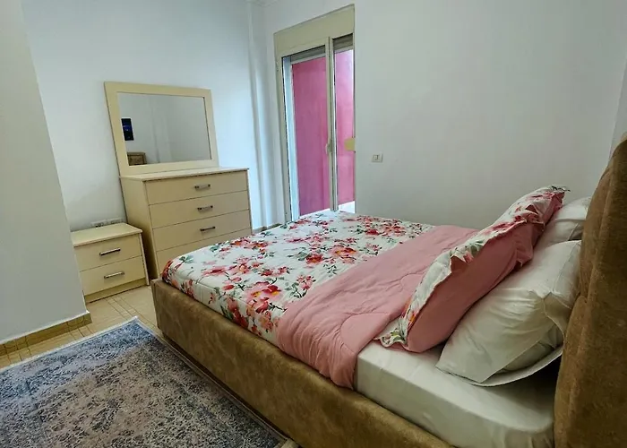 Sunny Holidays Apartament *