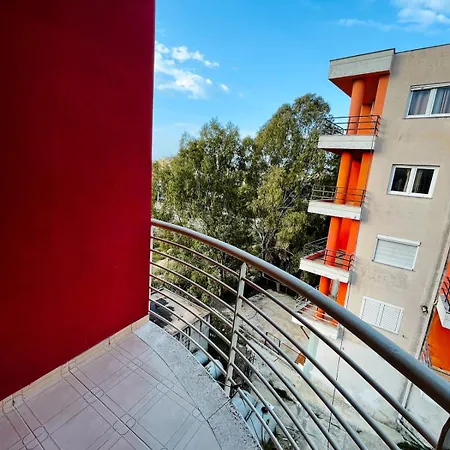 Sunny Holidays Apartment *